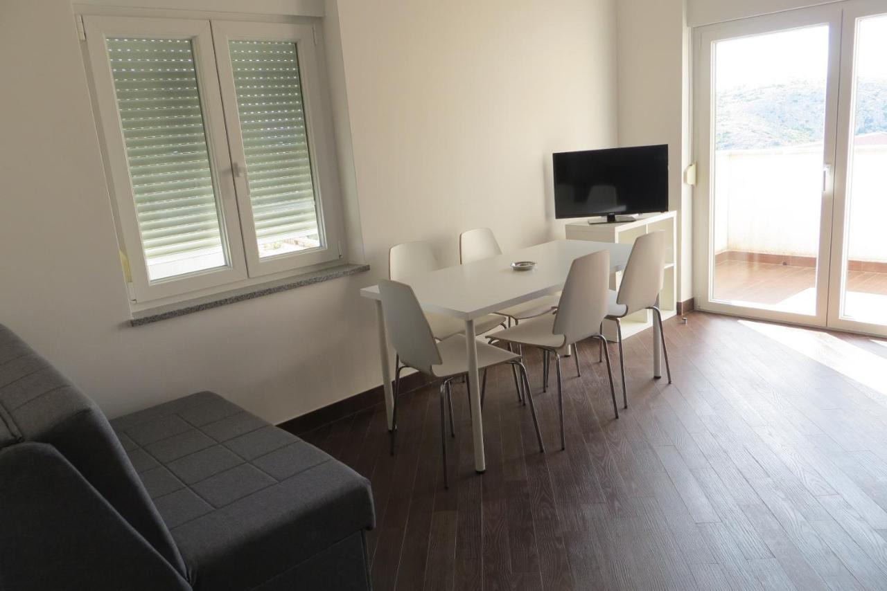 Mungos Apartment Cesarica Esterno foto