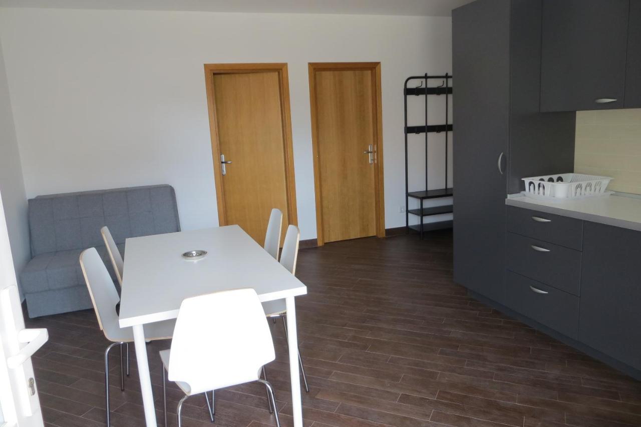 Mungos Apartment Cesarica Esterno foto